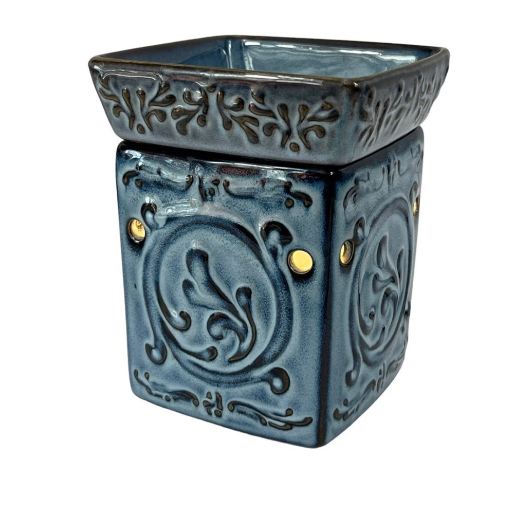 NIB Scentsy Full Size Borneo Wax Warmer Blue Denim Color 2008 Retired